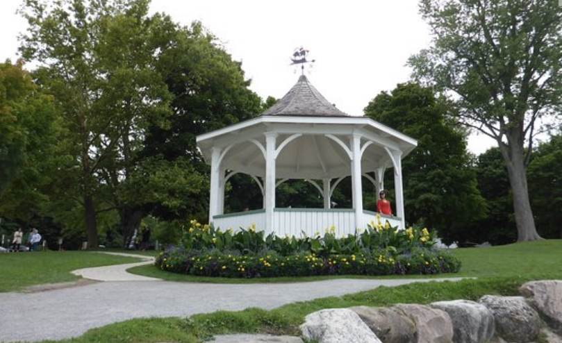 Queen's Royal Park Gazebo Niagara-on-the-Lake + Activities + things to do 