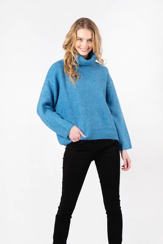 Sahar-LylaLuxe-sweater