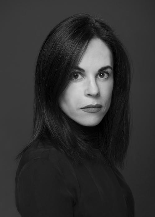 Nicole Lundrigan (AnnaLena Seemann)